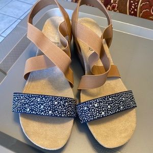 NWOT Wedges 9.5 Wide